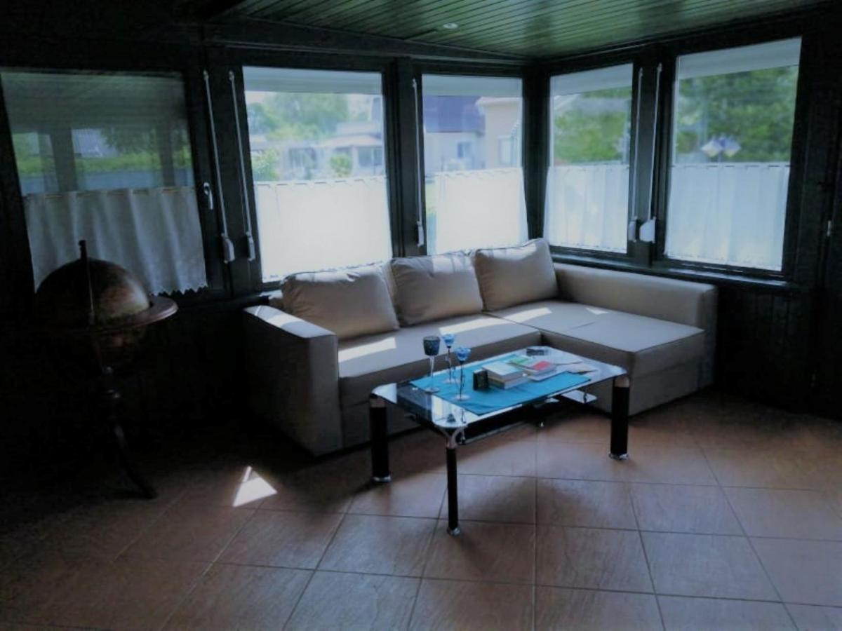 Schoenes Ferienhaus Mit Grossen Pool 250 M Vom Balaton Balatonmáriafürdő Kültér fotó
